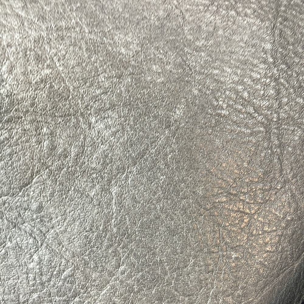 Italian made hobo purse in gorgeous grey leather - it’s so classic! - Picture 5 of 17